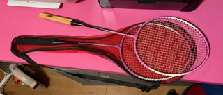 Raquetas de bádminton rosas con funda