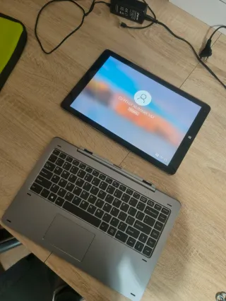 Portátil 2 en 1 CHUWI con Teclado