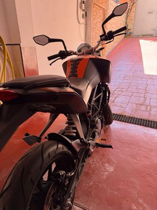 KTM Duke 125 - ¡Como Nueva!
