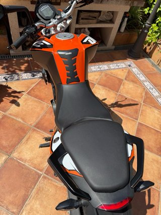 KTM Duke 125 - ¡Como Nueva! 6969 Km!!