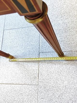 cómoda mesilla de noche francesa estilo Luis XVI