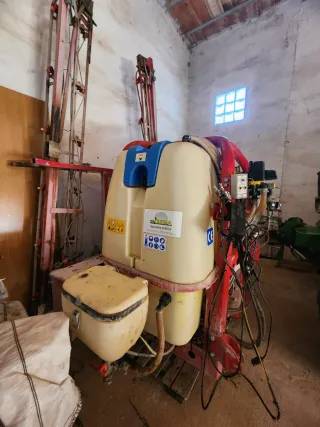 Pulverizador herbicida agrícola