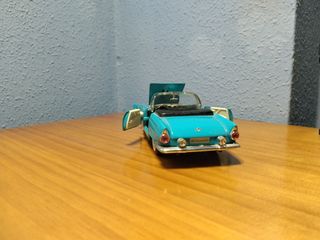 Ford Thunderbird 1955 - Coche a escala 1/32