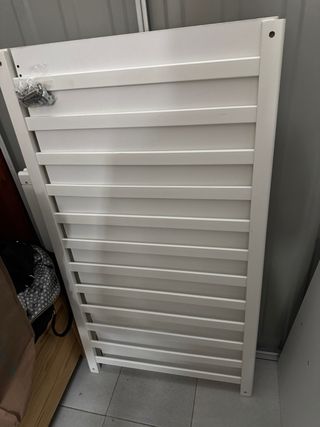 Cuna de bebé blanca