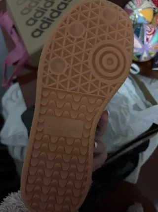 Deportivas Adidas grises y blancas