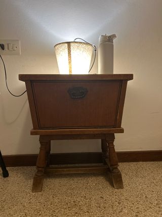 Mesilla de noche de madera