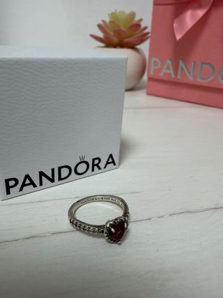 Anillo Pandora Corazón Rojo