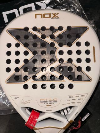 Pala NOX AT10 Genius 12K Xtrem 2026  NUEVA!!!