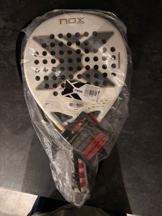 Pala NOX AT10 Genius 12K Xtrem 2026  NUEVA!!!