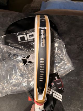 Pala NOX AT10 Genius 12K Xtrem 2026  NUEVA!!!