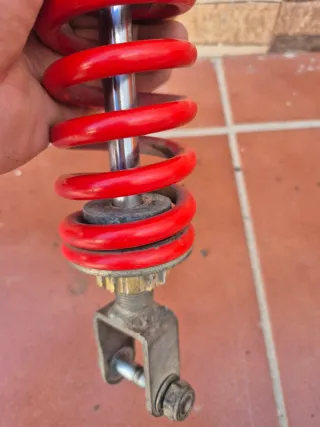 Suspensión trasera 49cc