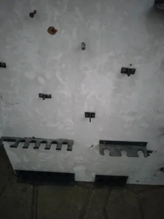 Panel de herramientas metálico