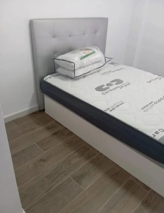 Canapé con testiera elegante - Disponibile con materassi di diverse densità