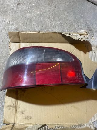 Pilotos traseros Citroën Saxo fase 1