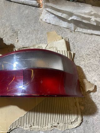 Pilotos traseros Citroën Saxo fase 1