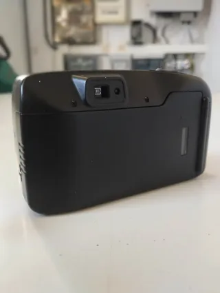 Cámara analógica Minolta RIVA ZOOM 70