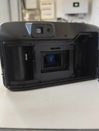 Cámara analógica Minolta RIVA ZOOM 70