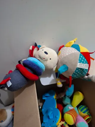 Juguetes varios para niños