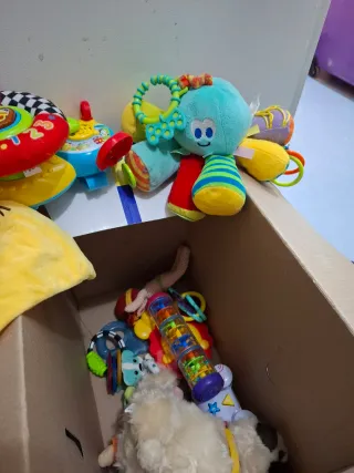 Juguetes varios para niños