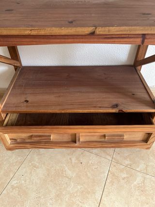 Mueble cajonera de madera para salón