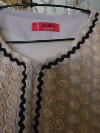 Chaqueta ALMA collection beige y negro