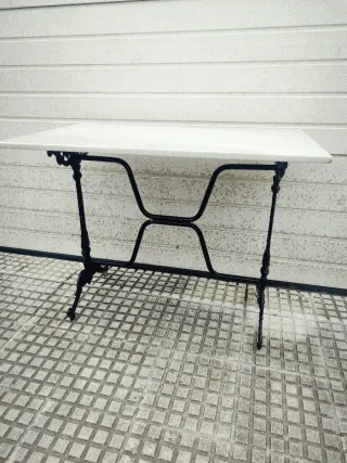 Mesa de jardín forja y mármol