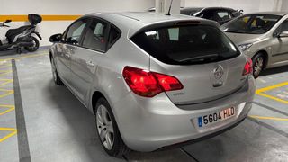 Opel Astra 2012