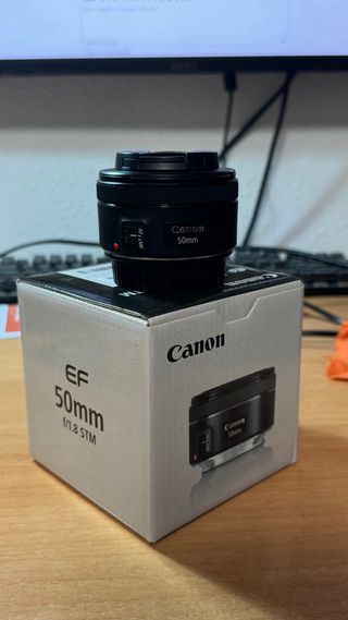 Cámara Canon EOS 250D + 3 objetivos