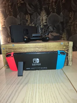 Nintendo Switch con Joy-Con e accessori