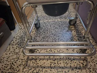 SILLA DE BAÑO Y WC ANCIANOS