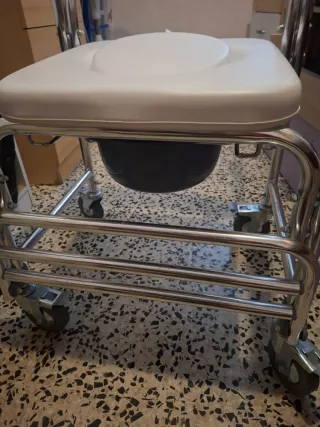 SILLA DE BAÑO Y WC ANCIANOS