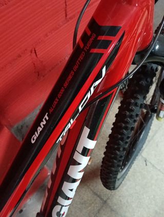 Bicicleta Giant Talon ALUXX 6000 Roja