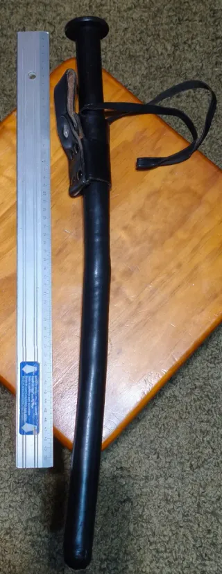 Funda de cuero para defensa. Tahalí