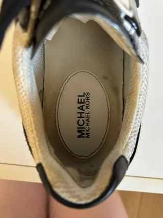 Zapatillas Michael Kors Negras y Blancas