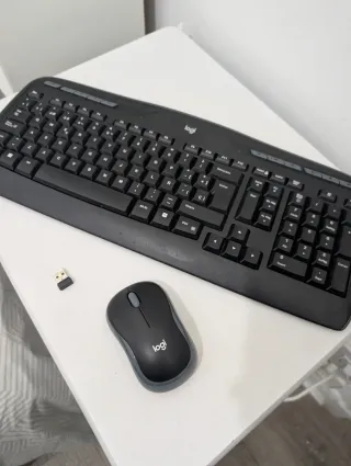 Teclado y Ratón Logitech Inalámbricos
