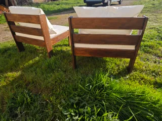 2 Sillones Rústicos Madera y Tapicería Blanca