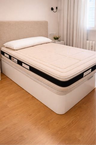 Cama canapé con cabecero beige
