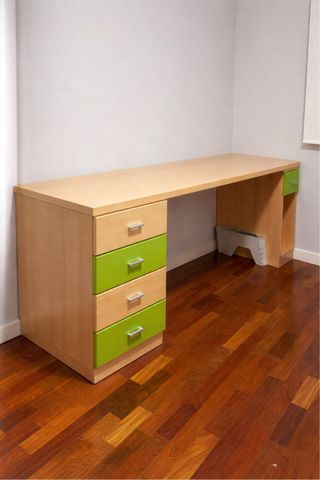Scrivania giovanile in legno e verde | Tavolo studio
