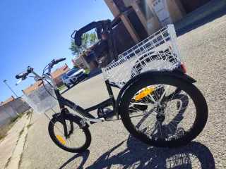Triciclo adulto con cesta