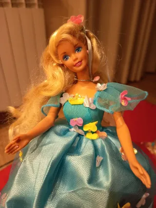 Barbie Flores Vestido Azul