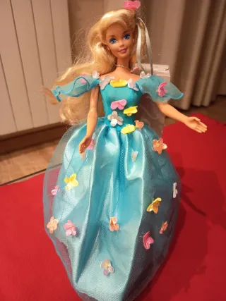 Barbie Flores Vestido Azul