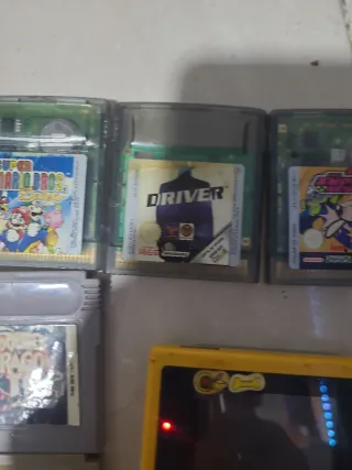 Consola Game Boy Color Amarilla + 9 Juegos