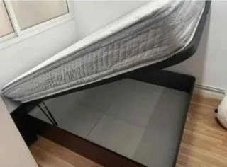 Liquidazione di letti e materassi CANAPÉ