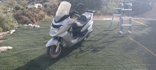 Moto 125 scooter
