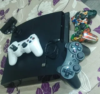 Consola PS3 Slim 360GB con Cámara y Tiendas