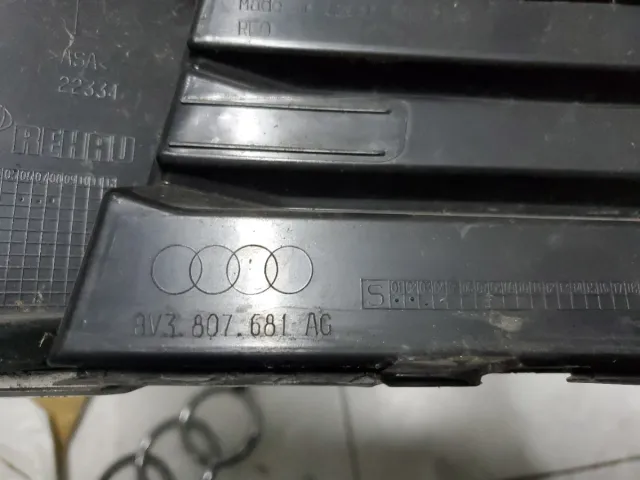 Molduras Defensa Audi A3 8V delantera