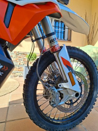 KTM 890 Adventure R Rally  (1 año garantía)