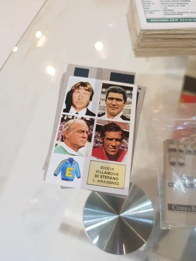 Cromos de fútbol nuevos!! + De 400