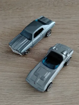 Set 2 Hot Wheels
