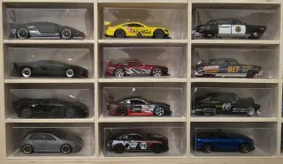 21 Coches: 19 Hot Wheels y 2 Matchbox